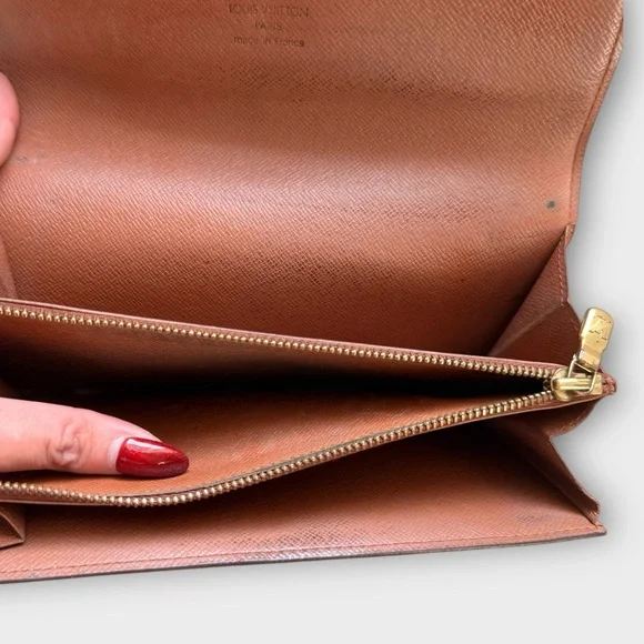 Louis Vuitton Sarah Wallet Monogram Canvas – Classic Bifold - Picture 5 of 12